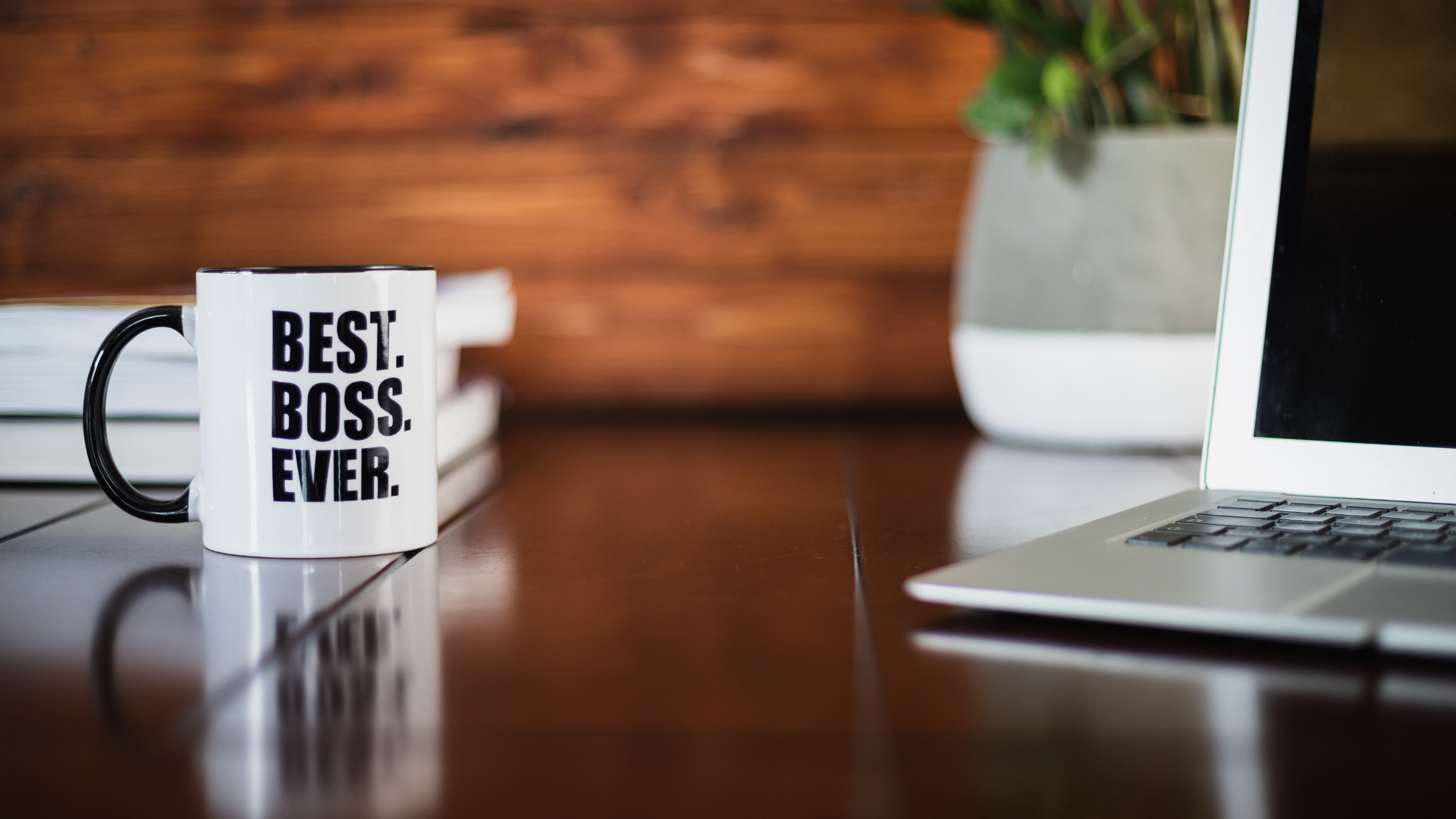 Mug saying best boss ever who manages a remote team