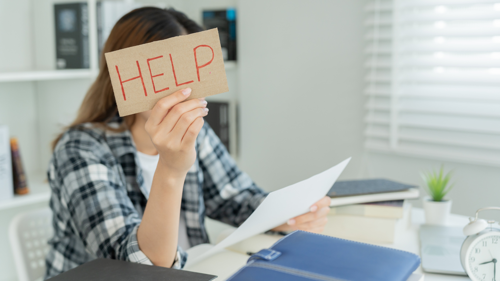 Employee showing stress while returning to the office, representing return to office anxiety